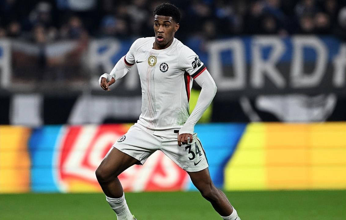 曼城瞄准切尔西天才全能后卫，拜仁虎视眈眈，蓝军坚决留人